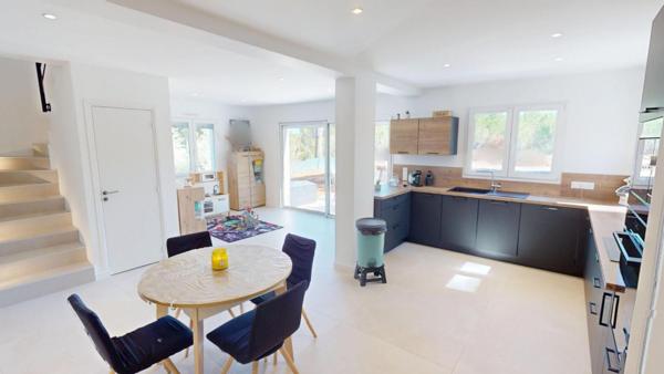 À VIDAUBAN ,Maison contemporaine RE 2020, 5 chambres , À moins de 500 000  !