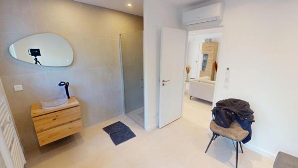 À VIDAUBAN ,Maison contemporaine RE 2020, 5 chambres , À moins de 500 000  !