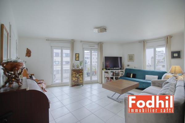 Appartement 3 pièces de 64m²- au 3éme sans vis à vis- Balcon et Parking.