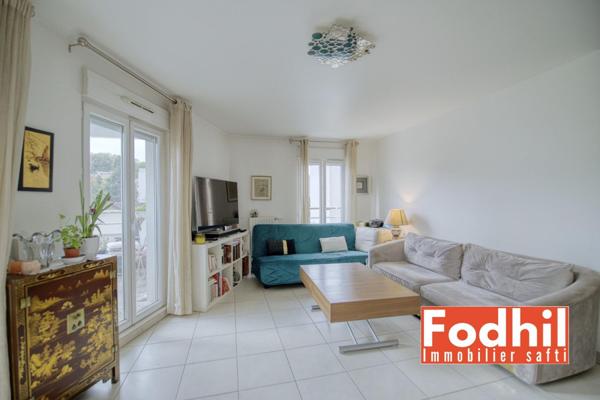 Appartement 3 pièces de 64m²- au 3éme sans vis à vis- Balcon et Parking.