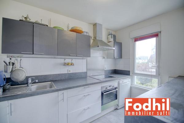 Appartement 3 pièces de 64m²- au 3éme sans vis à vis- Balcon et Parking.