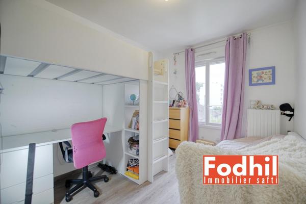 Appartement 3 pièces de 64m²- au 3éme sans vis à vis- Balcon et Parking.
