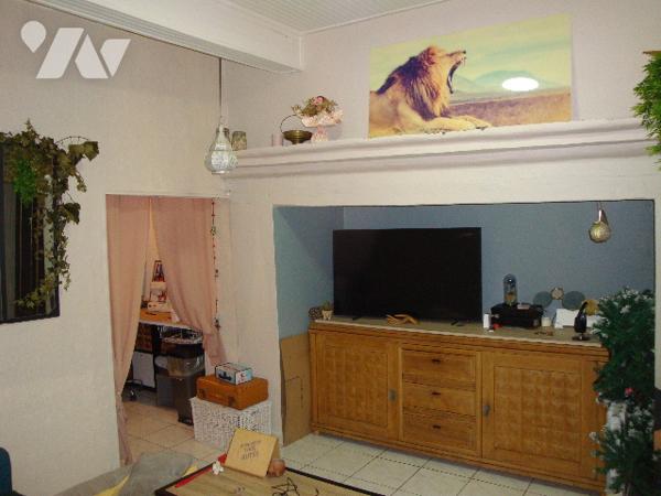 MURET : quartier Barry, maison de ville, 2 chambres, avec jardin.