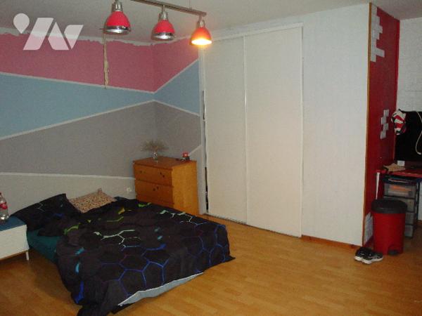 MURET : quartier Barry, maison de ville, 2 chambres, avec jardin.