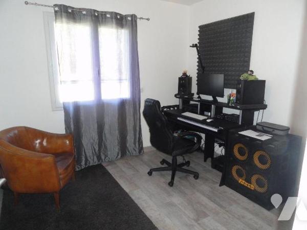 EN EXCLUSIVITE VILLA DE 2018  de plain-pied d'une superficie de 105m² habitables sur une parcel...