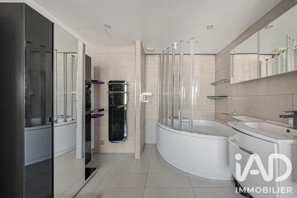Appartement à vendre 4 pièces 90,85 m² Puteaux
