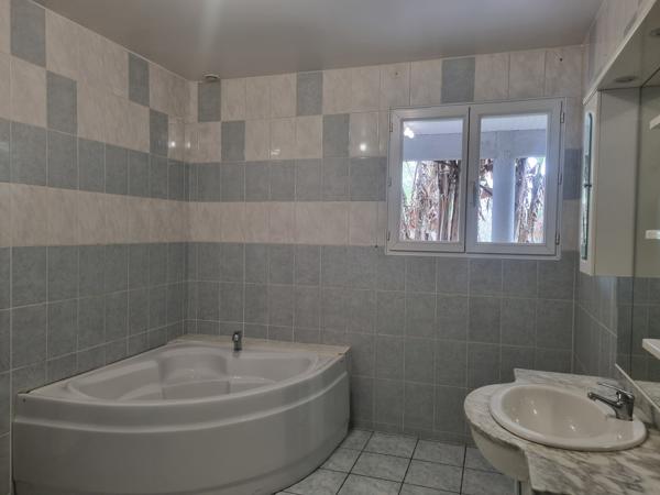 Maison 8 pièce(s) 4 chambre(s) 130 m²