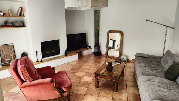 Villeneuve-lès-Avignon (30400) Maison Villeneuve Les Avignon 4 pièce(s) 135 m2