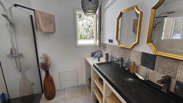 Villeneuve-lès-Avignon (30400) Maison Villeneuve Les Avignon 4 pièce(s) 135 m2