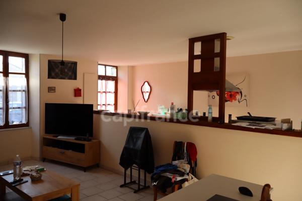 Ensemble immobilier à vendre 6 pièces de 131 m² avec jardin plein sud - Chepniers (17)