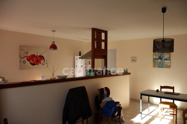 Ensemble immobilier à vendre 6 pièces de 131 m² avec jardin plein sud - Chepniers (17)