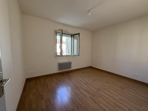 Maison
                                                                                                                                                                                                                                                                                                                        5 pièce(s)                                                                                                                                                                                                          4 chambre(s)                                                                                                                                                                                                          105  m²