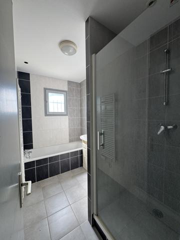 Maison
                                                                                                                                                                                                                                                                                                                        5 pièce(s)                                                                                                                                                                                                          4 chambre(s)                                                                                                                                                                                                          105  m²