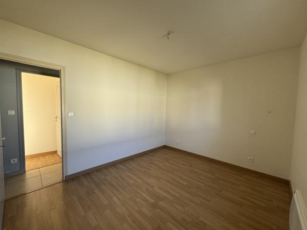Maison
                                                                                                                                                                                                                                                                                                                        5 pièce(s)                                                                                                                                                                                                          4 chambre(s)                                                                                                                                                                                                          105  m²