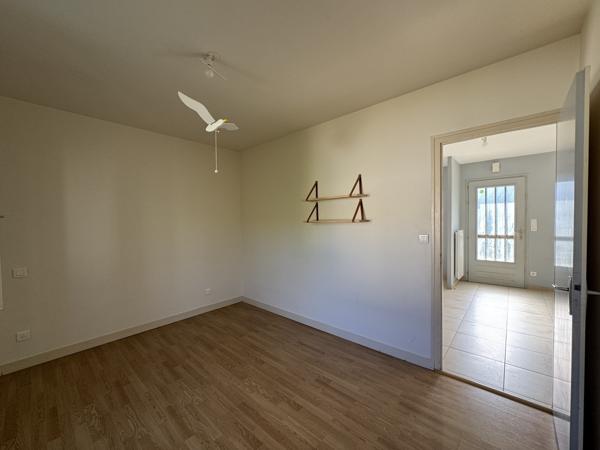 Maison
                                                                                                                                                                                                                                                                                                                        5 pièce(s)                                                                                                                                                                                                          4 chambre(s)                                                                                                                                                                                                          105  m²