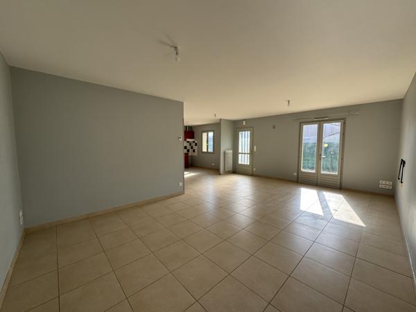 Maison
                                                                                                                                                                                                                                                                                                                        5 pièce(s)                                                                                                                                                                                                          4 chambre(s)                                                                                                                                                                                                          105  m²