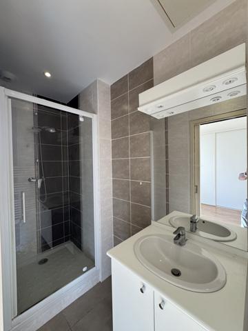 Maison
                                                                                                                                                                                                                                                                                                                        5 pièce(s)                                                                                                                                                                                                          4 chambre(s)                                                                                                                                                                                                          105  m²