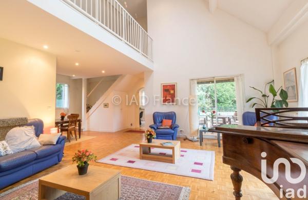 Maison traditionnelle 12 pièces de 289 m² à Triel-sur-Seine (78510)