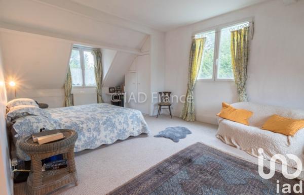 Maison traditionnelle 12 pièces de 289 m² à Triel-sur-Seine (78510)