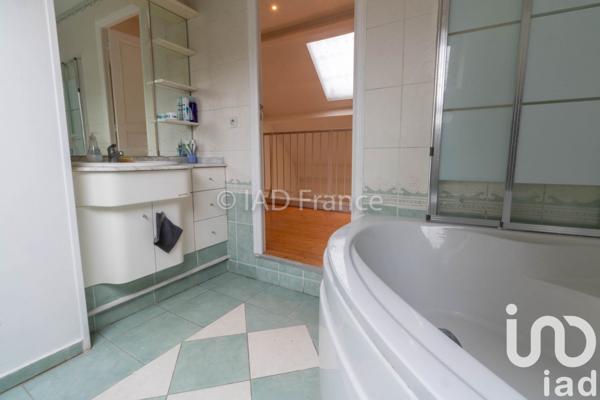 Maison traditionnelle 12 pièces de 289 m² à Triel-sur-Seine (78510)