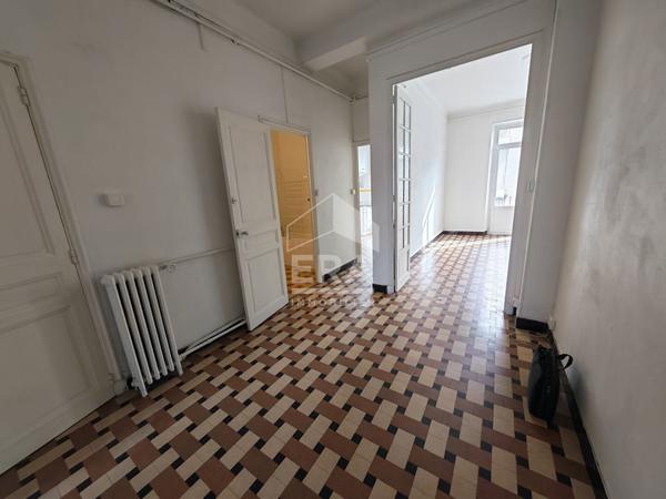 Appartement T2 à louer Camas" rue Jaubert "à Marseille 05