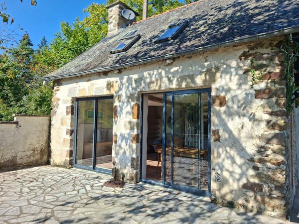 MAISON EN PIERRES A RENOVER au coeur des Alpes Mancelles, au calme, fond impasse, à quelques minutes de ST LEONARD DES BOIS