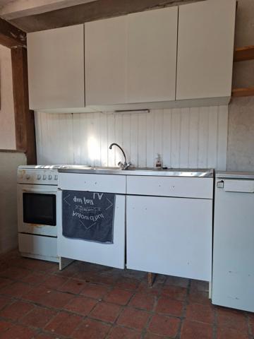 MAISON EN PIERRES A RENOVER au coeur des Alpes Mancelles, au calme, fond impasse, à quelques minutes de ST LEONARD DES BOIS