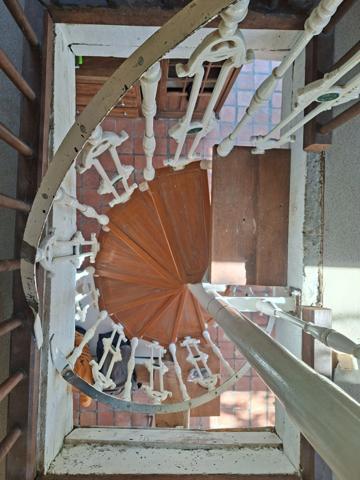 MAISON EN PIERRES A RENOVER au coeur des Alpes Mancelles, au calme, fond impasse, à quelques minutes de ST LEONARD DES BOIS