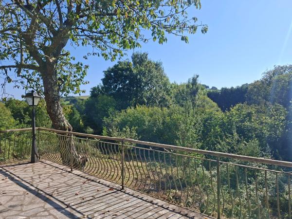MAISON EN PIERRES A RENOVER au coeur des Alpes Mancelles, au calme, fond impasse, à quelques minutes de ST LEONARD DES BOIS