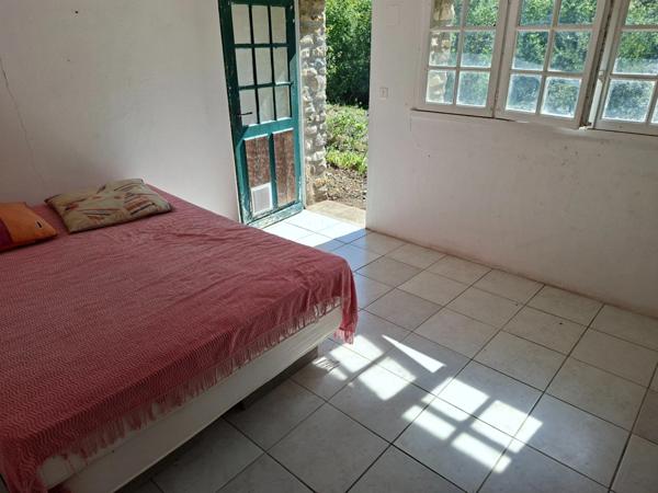 MAISON EN PIERRES A RENOVER au coeur des Alpes Mancelles, au calme, fond impasse, à quelques minutes de ST LEONARD DES BOIS