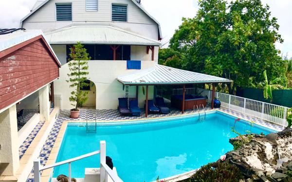 Maison à vendre    13 pièces • 305 m2 Sainte-Anne