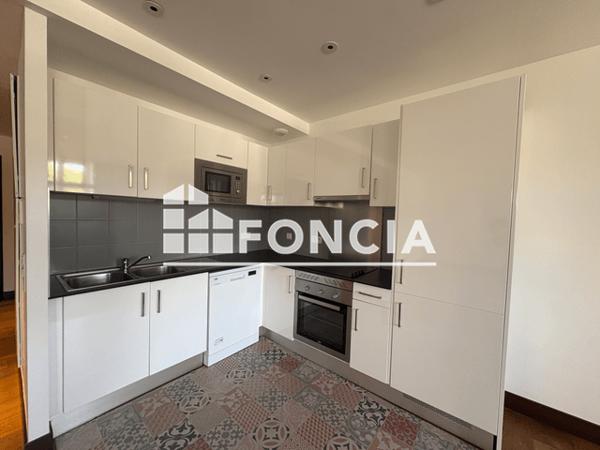 Location Appartement 3 pièces 74.45 m² - 10 QUAI AUX VIVRES - C001 Rochefort 17300