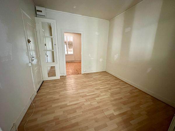 À VENDRE - IMMEUBLE DE RAPPORT À RÉNOVER - 3 APPARTEMENTS - TOURS