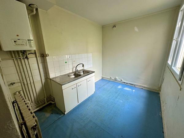 À VENDRE - IMMEUBLE DE RAPPORT À RÉNOVER - 3 APPARTEMENTS - TOURS
