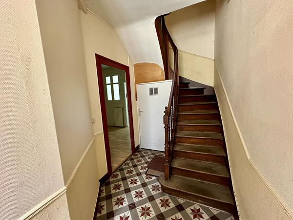 À VENDRE - IMMEUBLE DE RAPPORT À RÉNOVER - 3 APPARTEMENTS - TOURS
