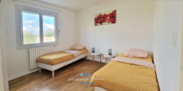 Villa à Prigonrieux en Dordogne(24), 252 m² habitable, 8 pièces, 6 chambres, piscine et terrain 3200m² clos