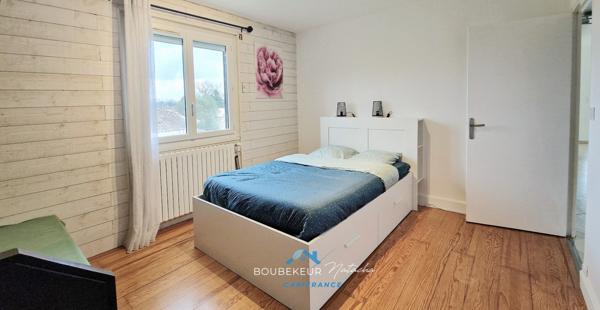 Villa à Prigonrieux en Dordogne(24), 252 m² habitable, 8 pièces, 6 chambres, piscine et terrain 3200m² clos