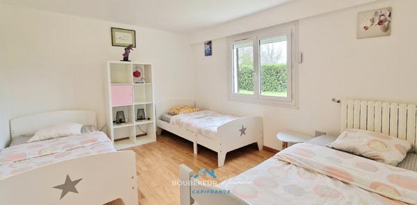 Villa à Prigonrieux en Dordogne(24), 252 m² habitable, 8 pièces, 6 chambres, piscine et terrain 3200m² clos