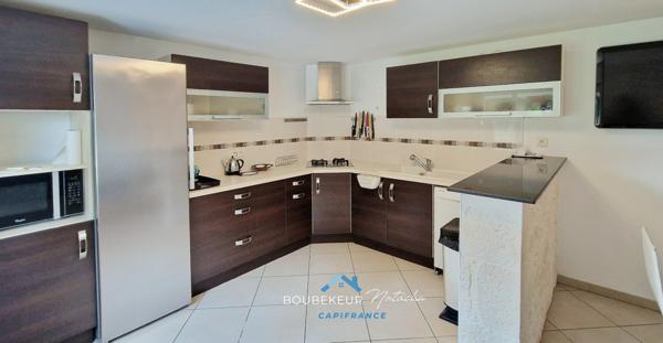 Villa à Prigonrieux en Dordogne(24), 252 m² habitable, 8 pièces, 6 chambres, piscine et terrain 3200m² clos