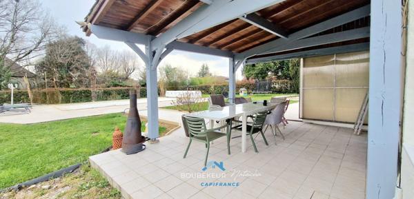 Villa à Prigonrieux en Dordogne(24), 252 m² habitable, 8 pièces, 6 chambres, piscine et terrain 3200m² clos