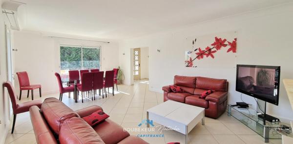 Villa à Prigonrieux en Dordogne(24), 252 m² habitable, 8 pièces, 6 chambres, piscine et terrain 3200m² clos