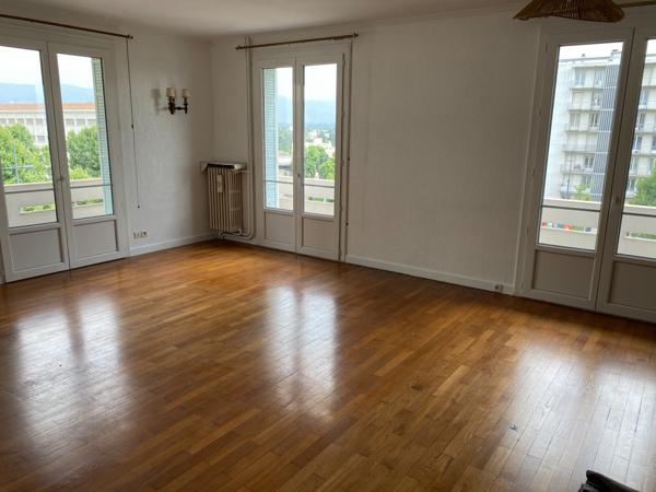 Appartement T5 avec parking fermé