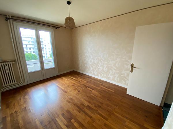 Appartement T5 avec parking fermé