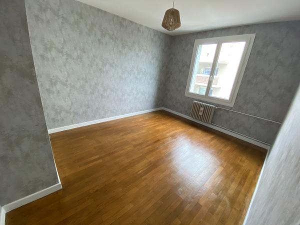 Appartement T5 avec parking fermé
