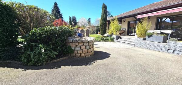 VILLA EXCEPTIONNELLE 175M2 AVEC PISCINE ET DEPENDANCES