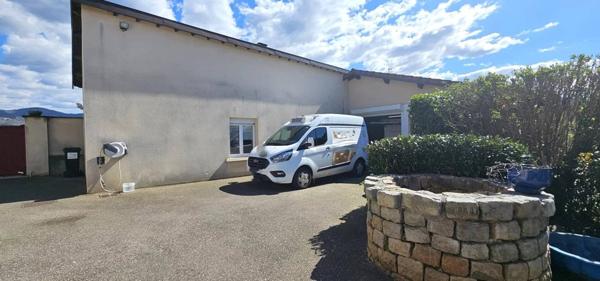 VILLA EXCEPTIONNELLE 175M2 AVEC PISCINE ET DEPENDANCES