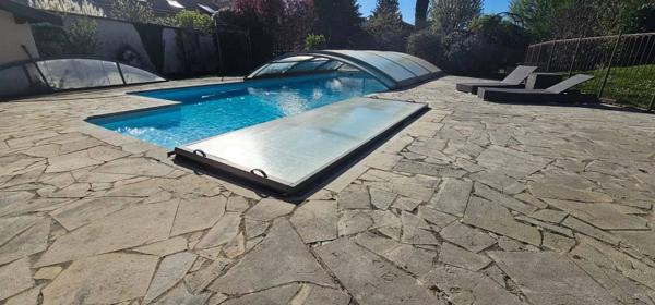 VILLA EXCEPTIONNELLE 175M2 AVEC PISCINE ET DEPENDANCES