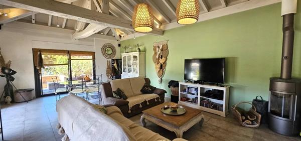 VILLA EXCEPTIONNELLE 175M2 AVEC PISCINE ET DEPENDANCES