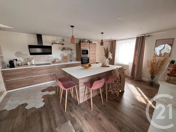 Maison à vendre  6 pièces - 200 m2 BREUIL MAGNE - 17