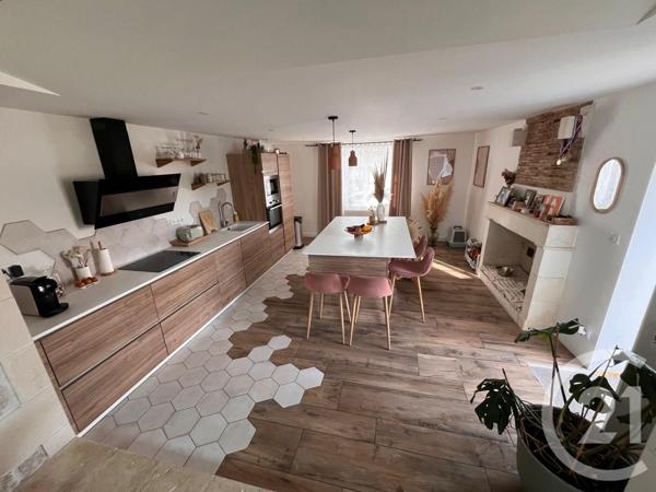 Maison à vendre  6 pièces - 200 m2 BREUIL MAGNE - 17